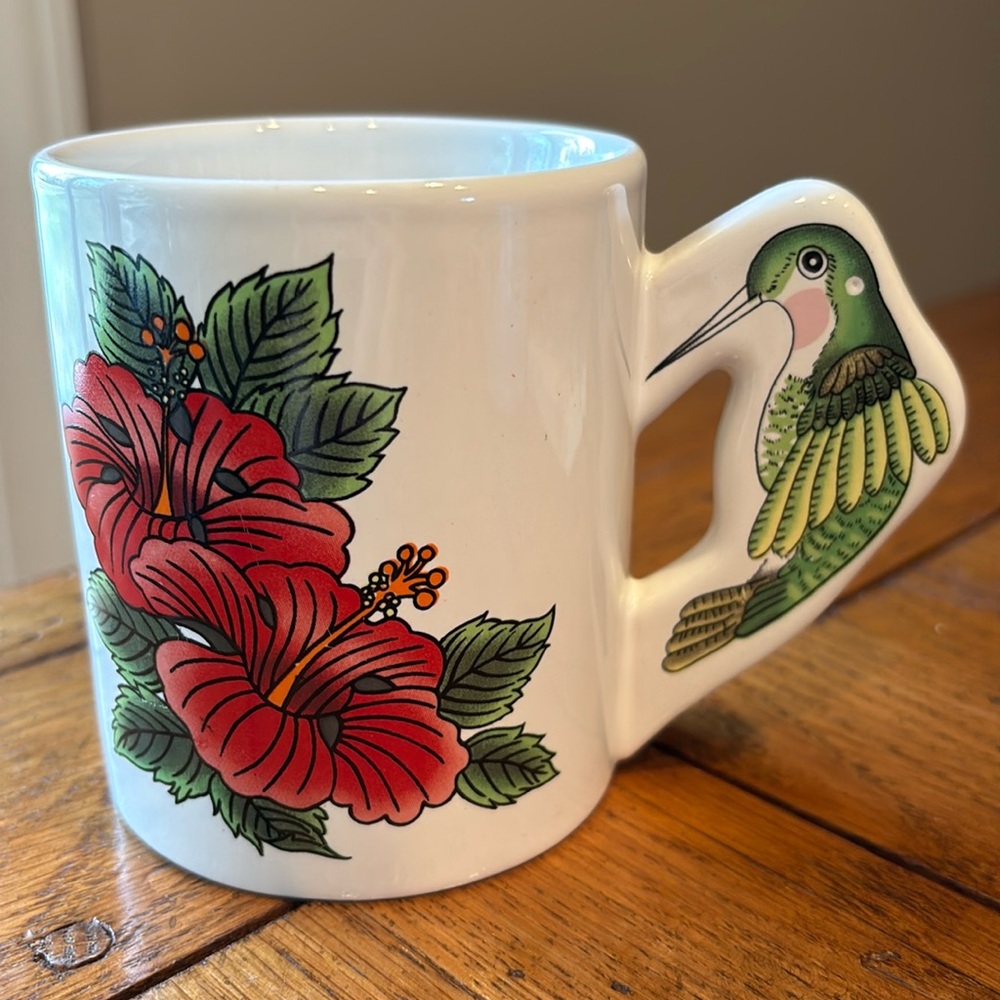 Vintage Hummingbird Coffee
Cup Red Hibiscus Floral Ceramic Mug Cup